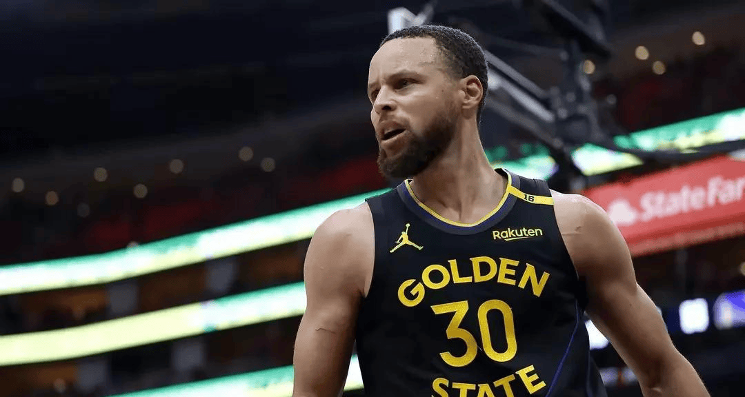 九游安卓游戏下载库里重返赛场，夺冠首场状态出色，IG观众沸腾！